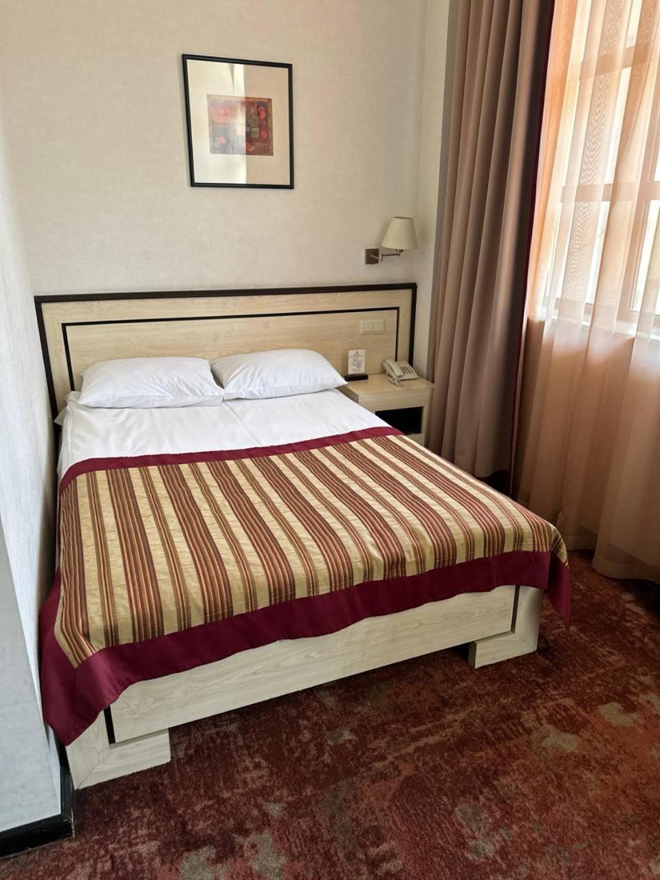 Hotel Rike Park Tbilisi Exteriör bild