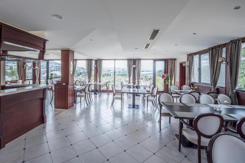 Hotel Rike Park Tbilisi Exteriör bild