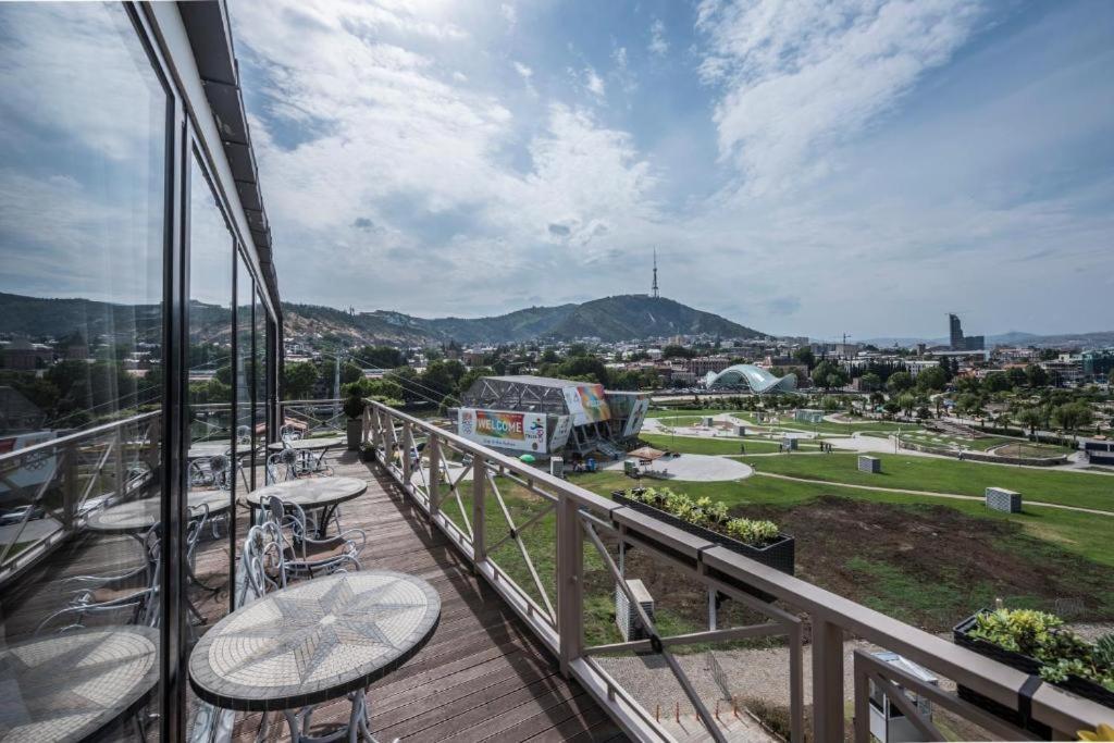 Hotel Rike Park Tbilisi Exteriör bild